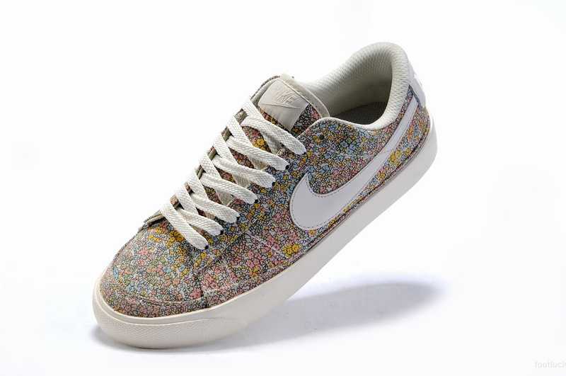 nike blazer low black white discount envente blazer nike enstock